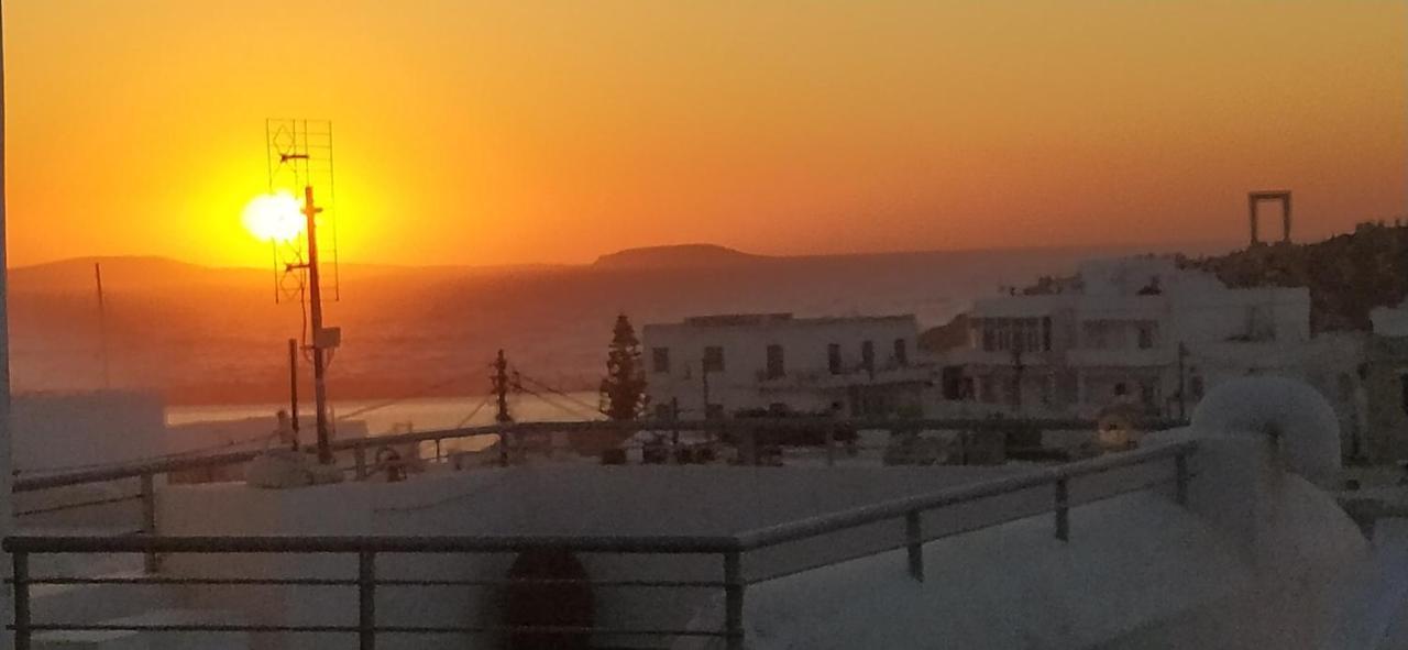 Вилла Naxion Esti - Διαμονή Στην Παλιά Χώρα Της Νάξου Naxos City Экстерьер фото