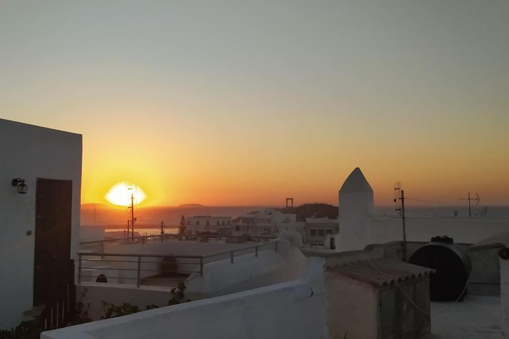 Вилла Naxion Esti - Διαμονή Στην Παλιά Χώρα Της Νάξου Naxos City Экстерьер фото