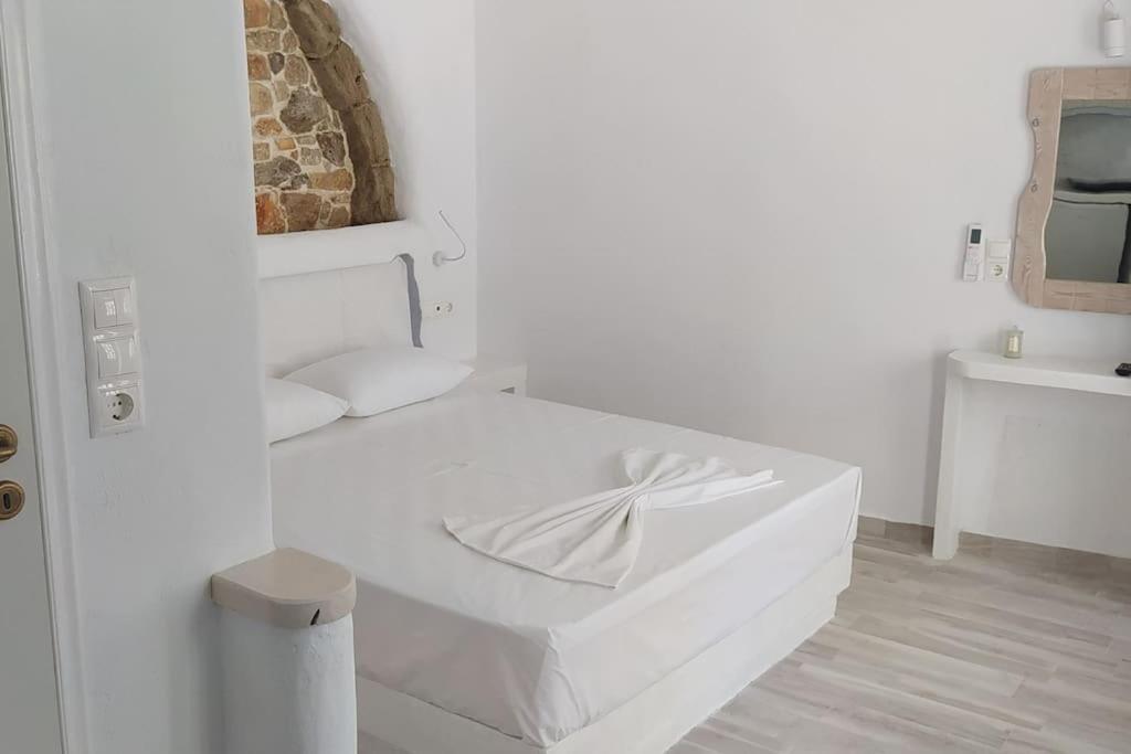Вилла Naxion Esti - Διαμονή Στην Παλιά Χώρα Της Νάξου Naxos City Экстерьер фото